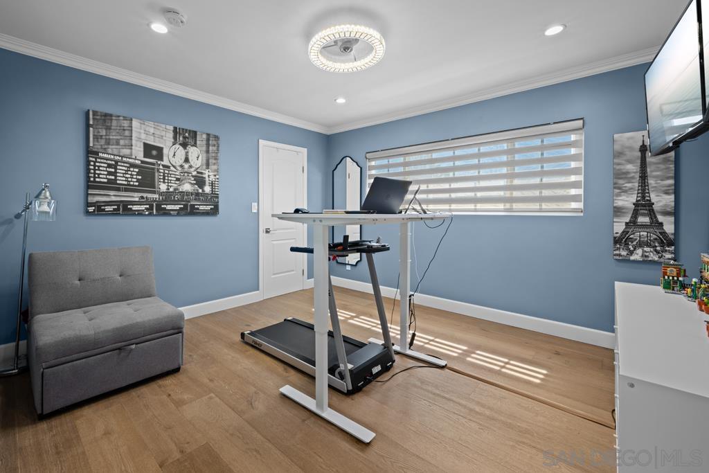 Detail Gallery Image 26 of 37 For 1622 W Oak, Burbank,  CA 91506 - 5 Beds | 3/1 Baths