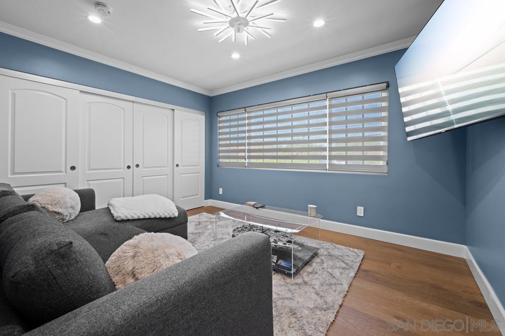 Detail Gallery Image 27 of 37 For 1622 W Oak, Burbank,  CA 91506 - 5 Beds | 3/1 Baths