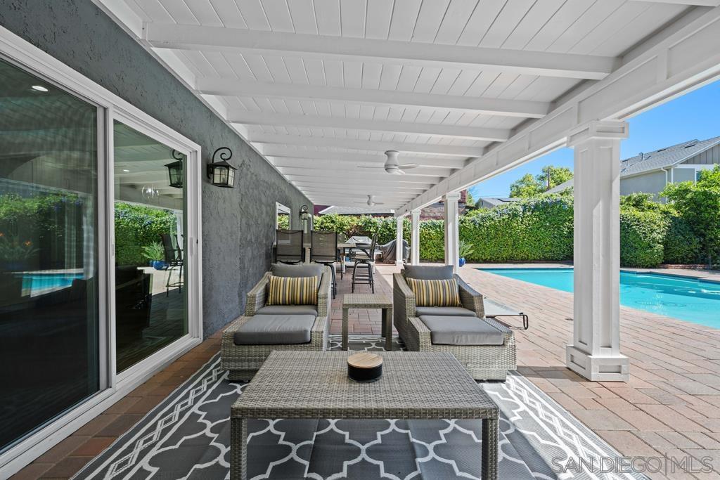 Detail Gallery Image 30 of 37 For 1622 W Oak, Burbank,  CA 91506 - 5 Beds | 3/1 Baths