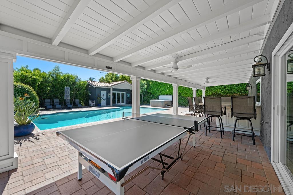 Detail Gallery Image 31 of 37 For 1622 W Oak, Burbank,  CA 91506 - 5 Beds | 3/1 Baths