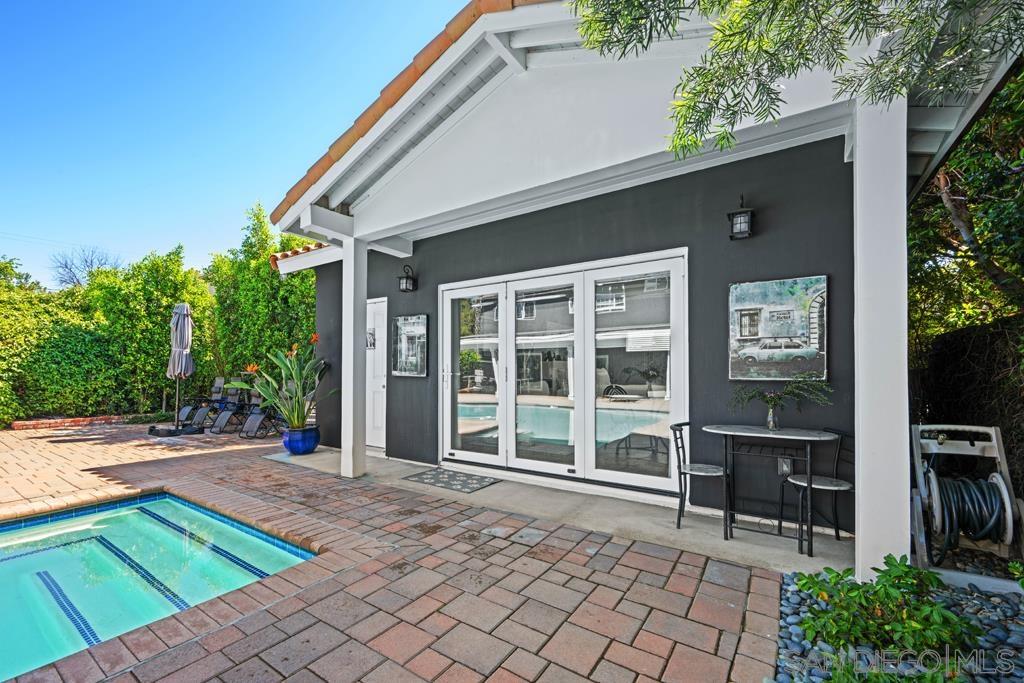 Detail Gallery Image 33 of 37 For 1622 W Oak, Burbank,  CA 91506 - 5 Beds | 3/1 Baths