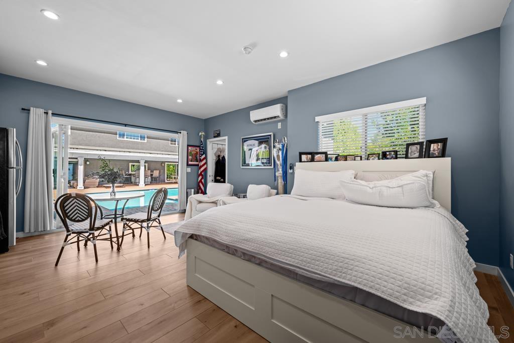 Detail Gallery Image 34 of 37 For 1622 W Oak, Burbank,  CA 91506 - 5 Beds | 3/1 Baths