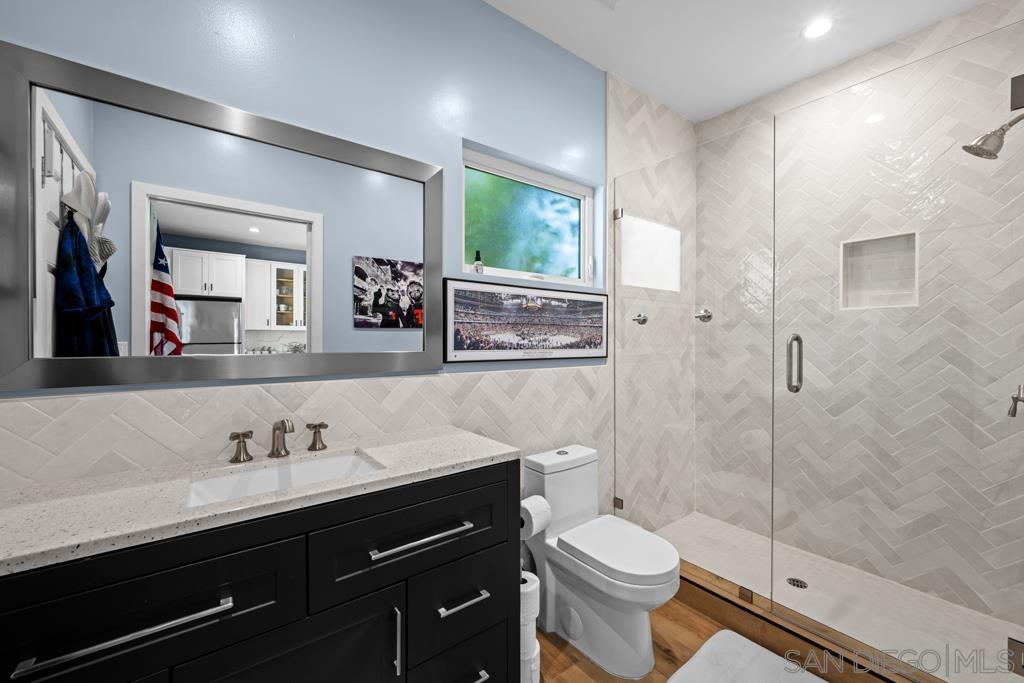 Detail Gallery Image 37 of 37 For 1622 W Oak, Burbank,  CA 91506 - 5 Beds | 3/1 Baths