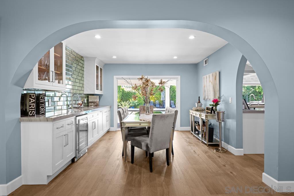 Detail Gallery Image 10 of 37 For 1622 W Oak, Burbank,  CA 91506 - 5 Beds | 3/1 Baths