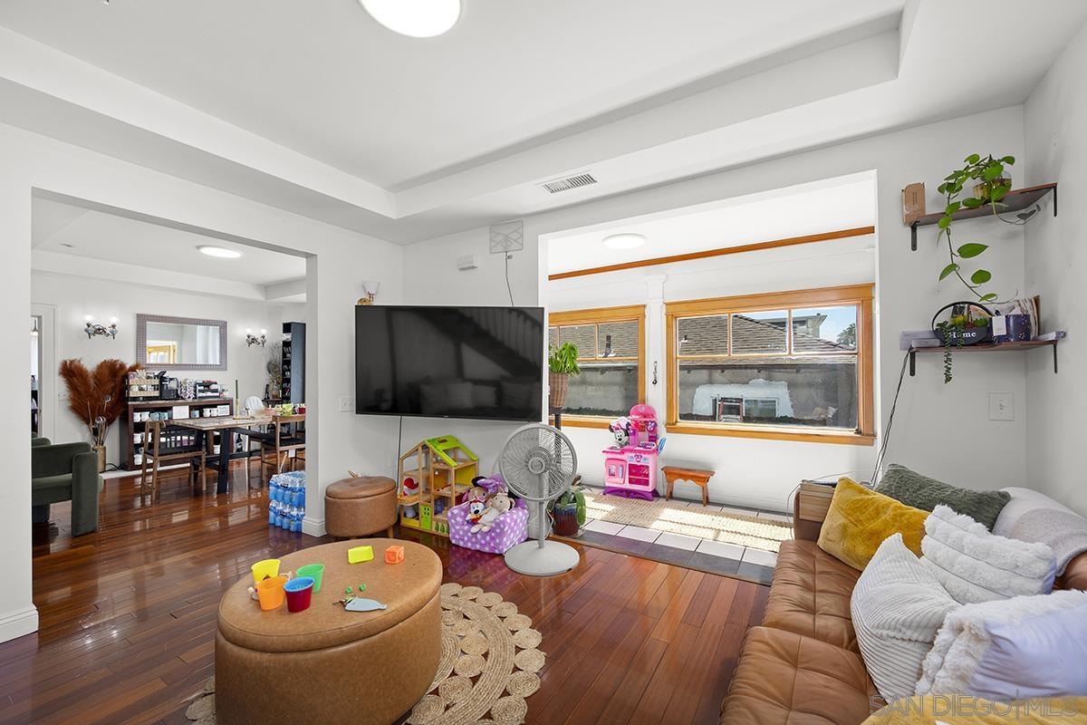 Detail Gallery Image 12 of 52 For 637  19th Street, San Diego,  CA 92102 - 4 Beds | 3/1 Baths