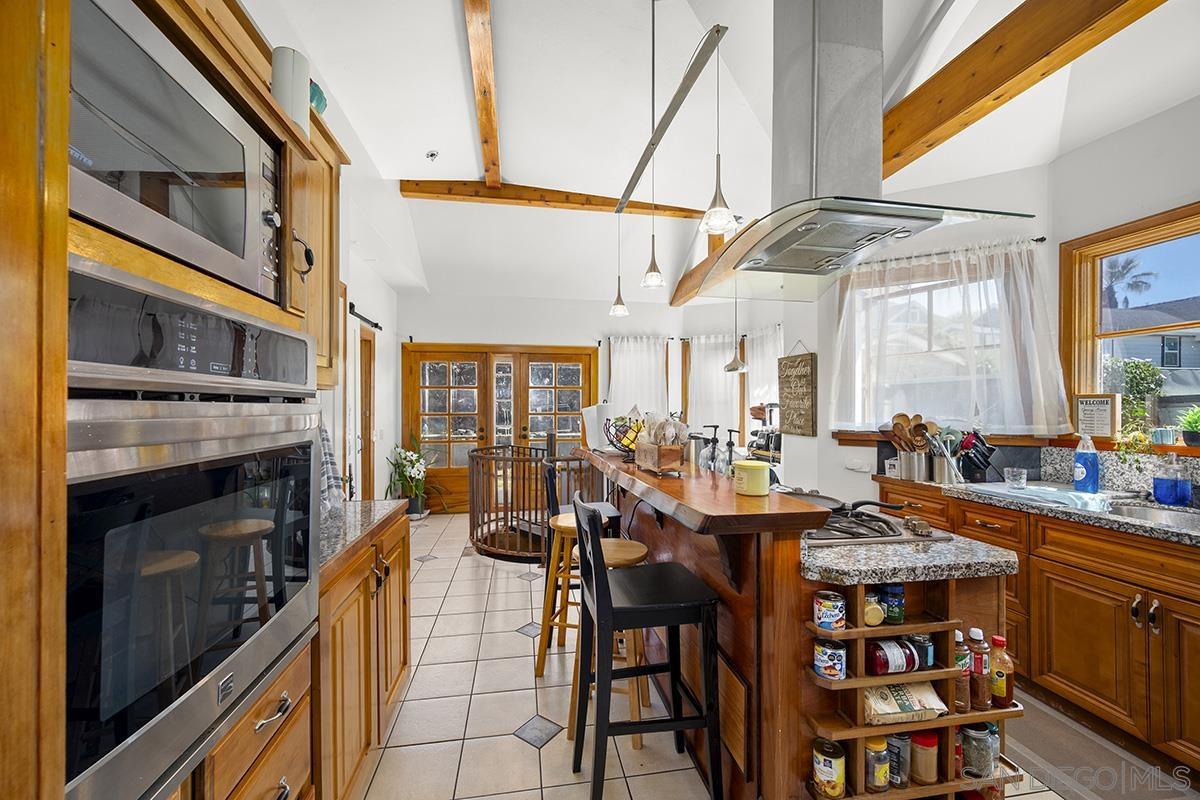 Detail Gallery Image 15 of 52 For 637  19th Street, San Diego,  CA 92102 - 4 Beds | 3/1 Baths