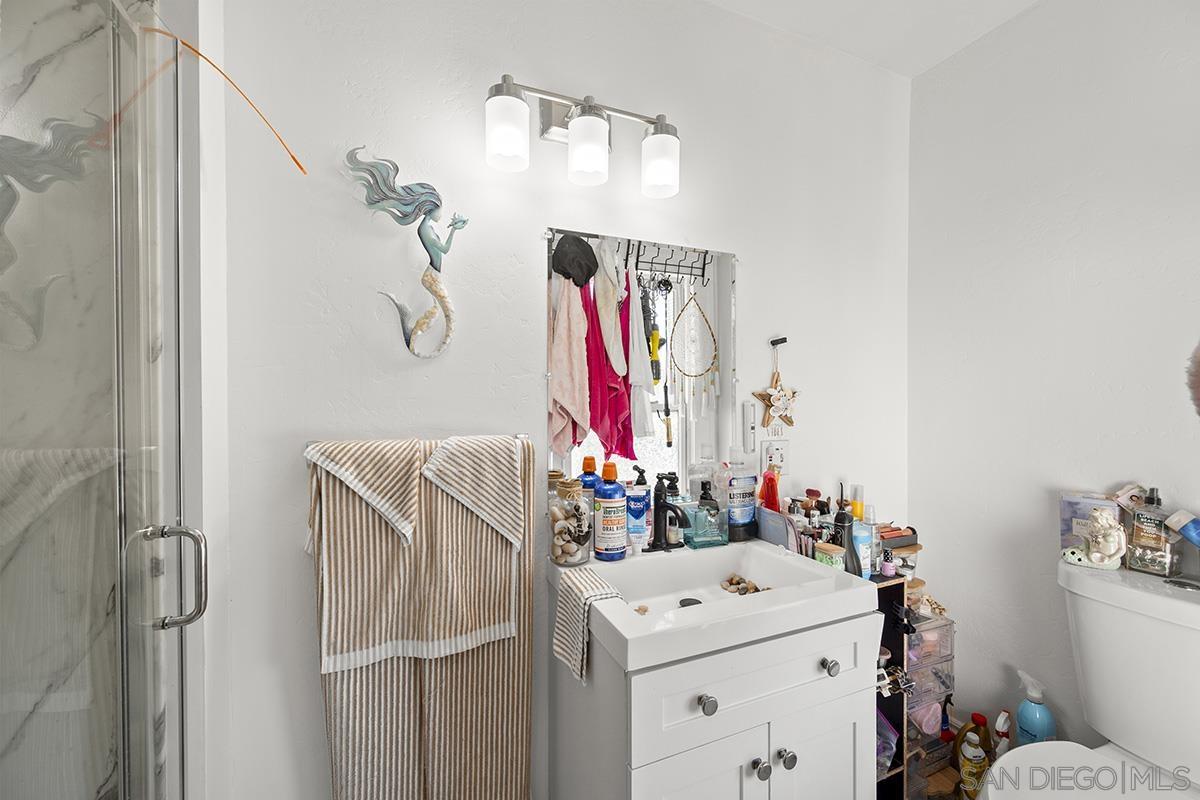 Detail Gallery Image 21 of 52 For 637  19th Street, San Diego,  CA 92102 - 4 Beds | 3/1 Baths