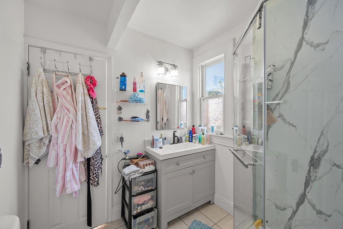 Detail Gallery Image 23 of 52 For 637  19th Street, San Diego,  CA 92102 - 4 Beds | 3/1 Baths