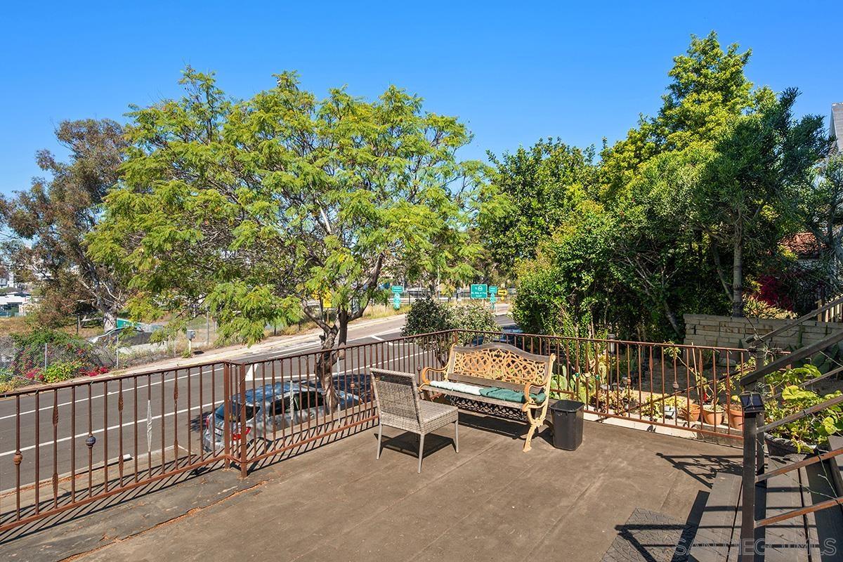 Detail Gallery Image 4 of 52 For 637  19th Street, San Diego,  CA 92102 - 4 Beds | 3/1 Baths