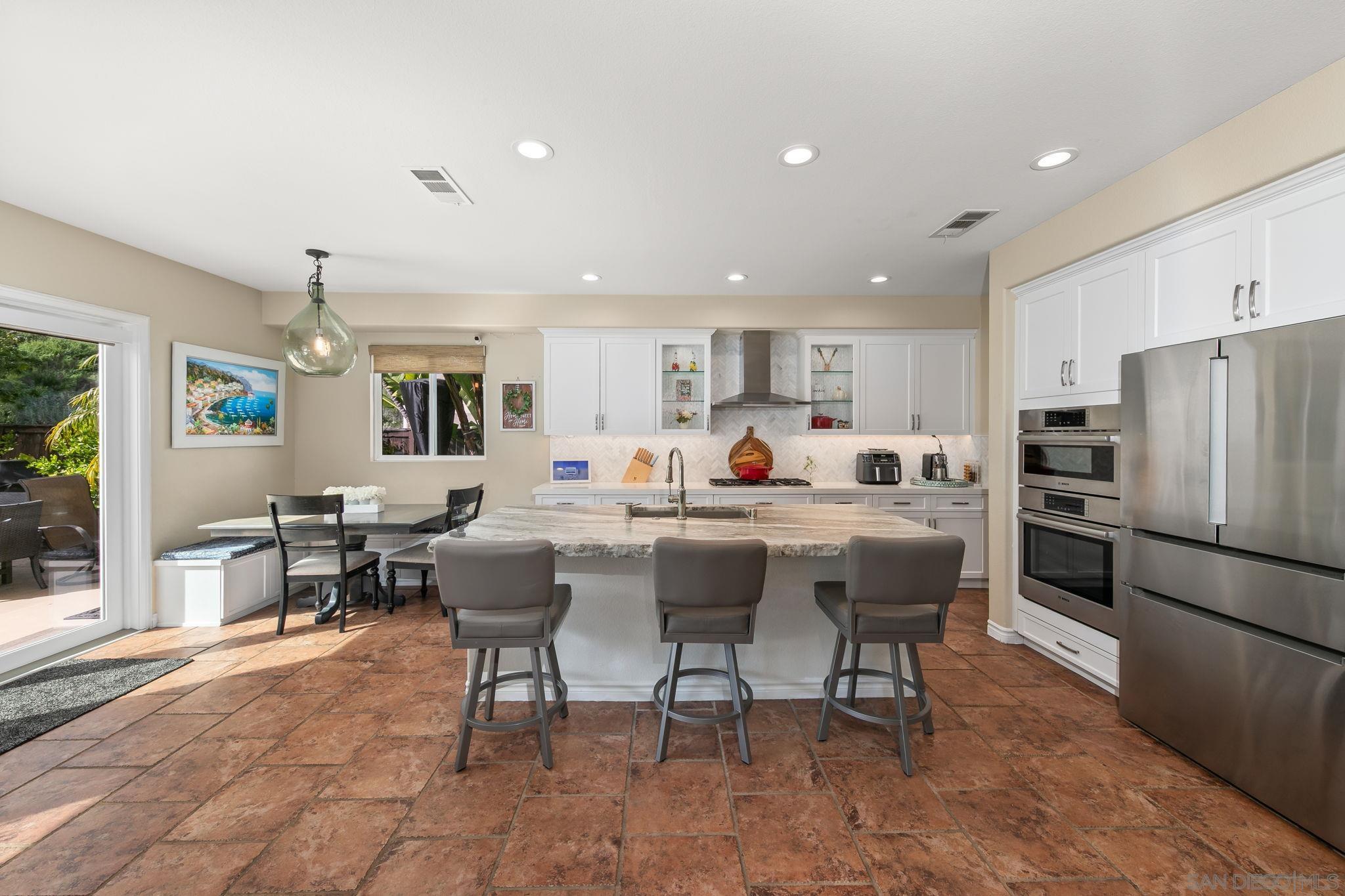 Detail Gallery Image 3 of 50 For 12820  Hideaway Ln, San Diego,  CA 92131 - 5 Beds | 3/1 Baths