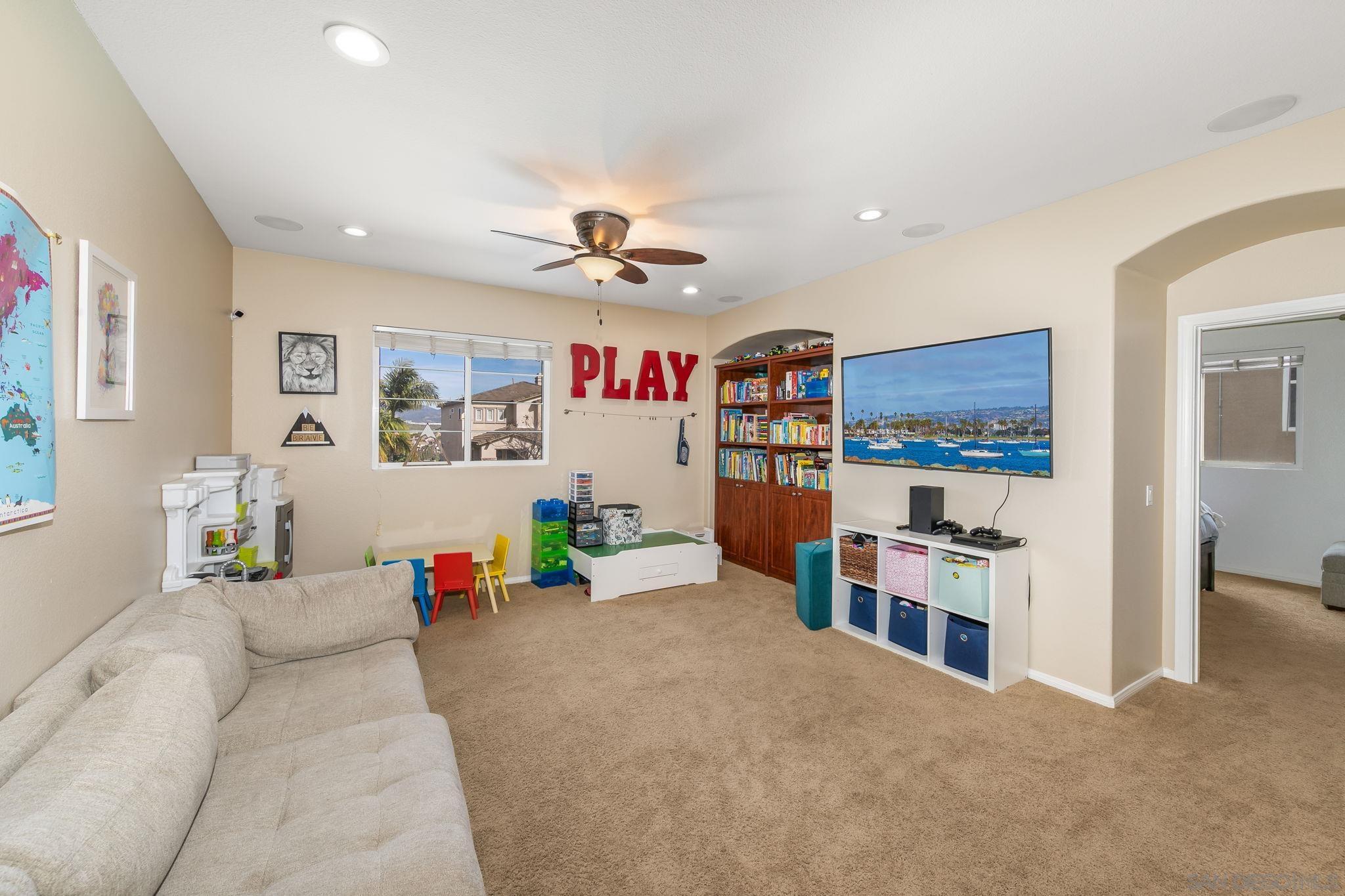 Detail Gallery Image 22 of 50 For 12820  Hideaway Ln, San Diego,  CA 92131 - 5 Beds | 3/1 Baths