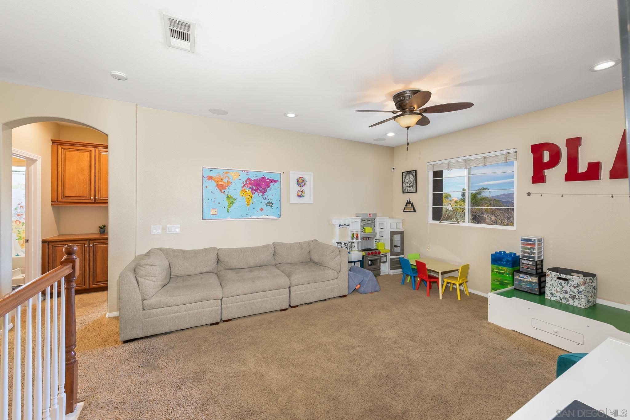 Detail Gallery Image 23 of 50 For 12820  Hideaway Ln, San Diego,  CA 92131 - 5 Beds | 3/1 Baths