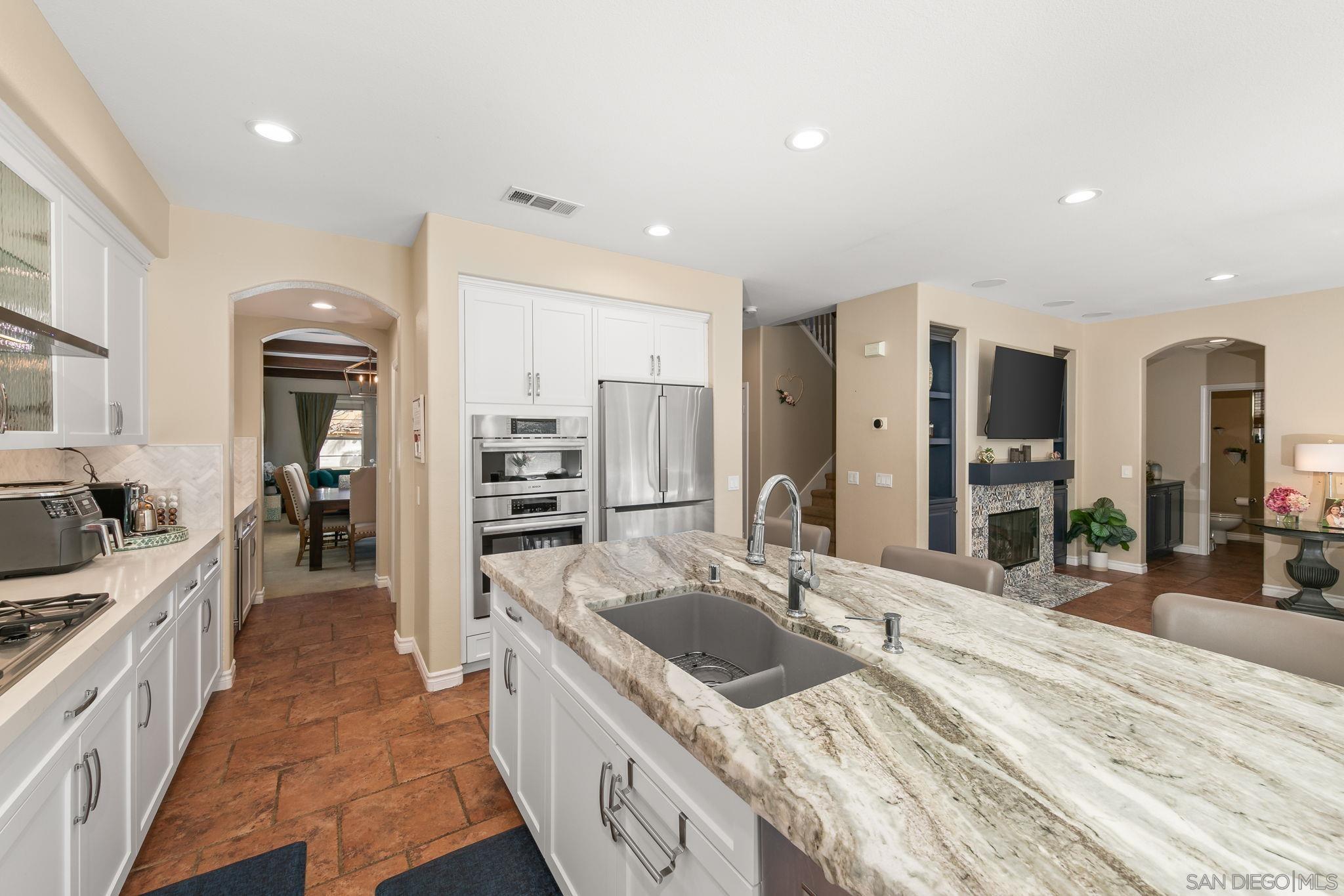 Detail Gallery Image 5 of 50 For 12820  Hideaway Ln, San Diego,  CA 92131 - 5 Beds | 3/1 Baths