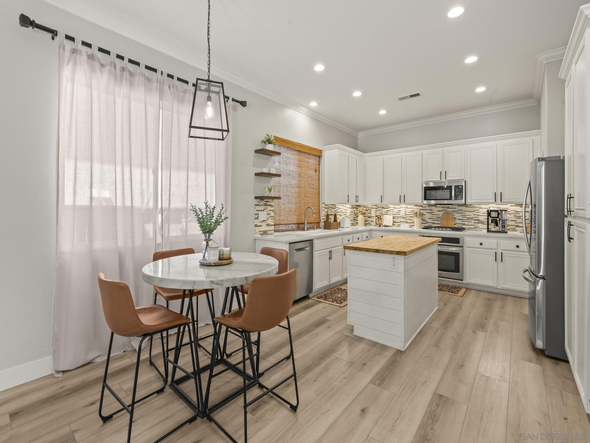 Detail Gallery Image 16 of 67 For 2034  Mount Langley, Chula Vista,  CA 91913 - 5 Beds | 3 Baths