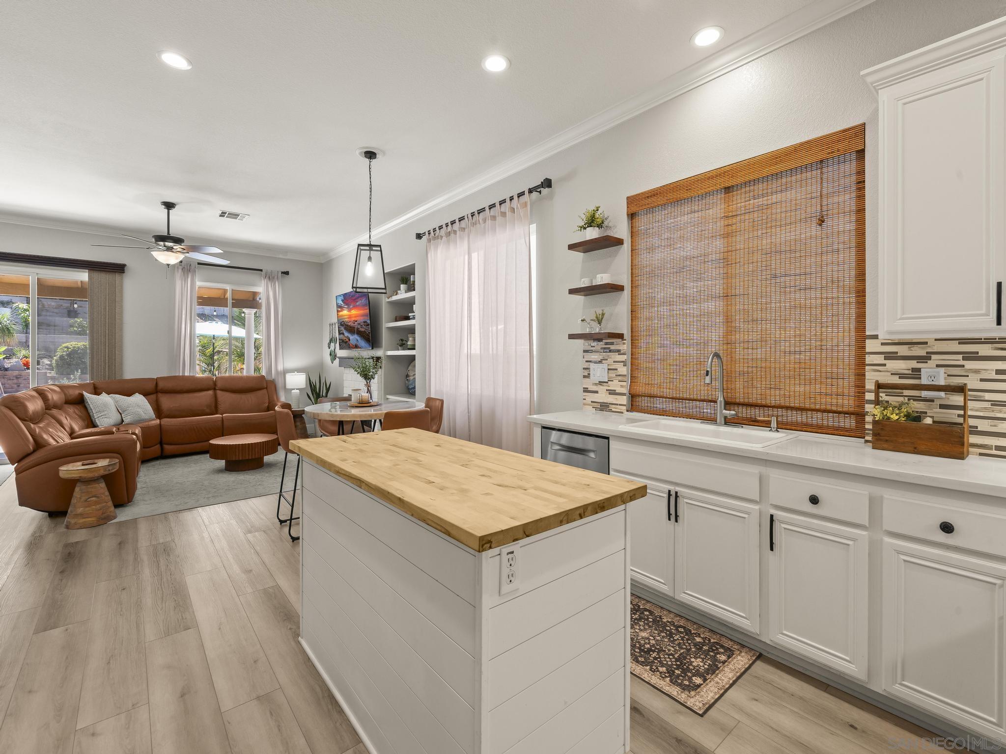 Detail Gallery Image 17 of 67 For 2034  Mount Langley, Chula Vista,  CA 91913 - 5 Beds | 3 Baths