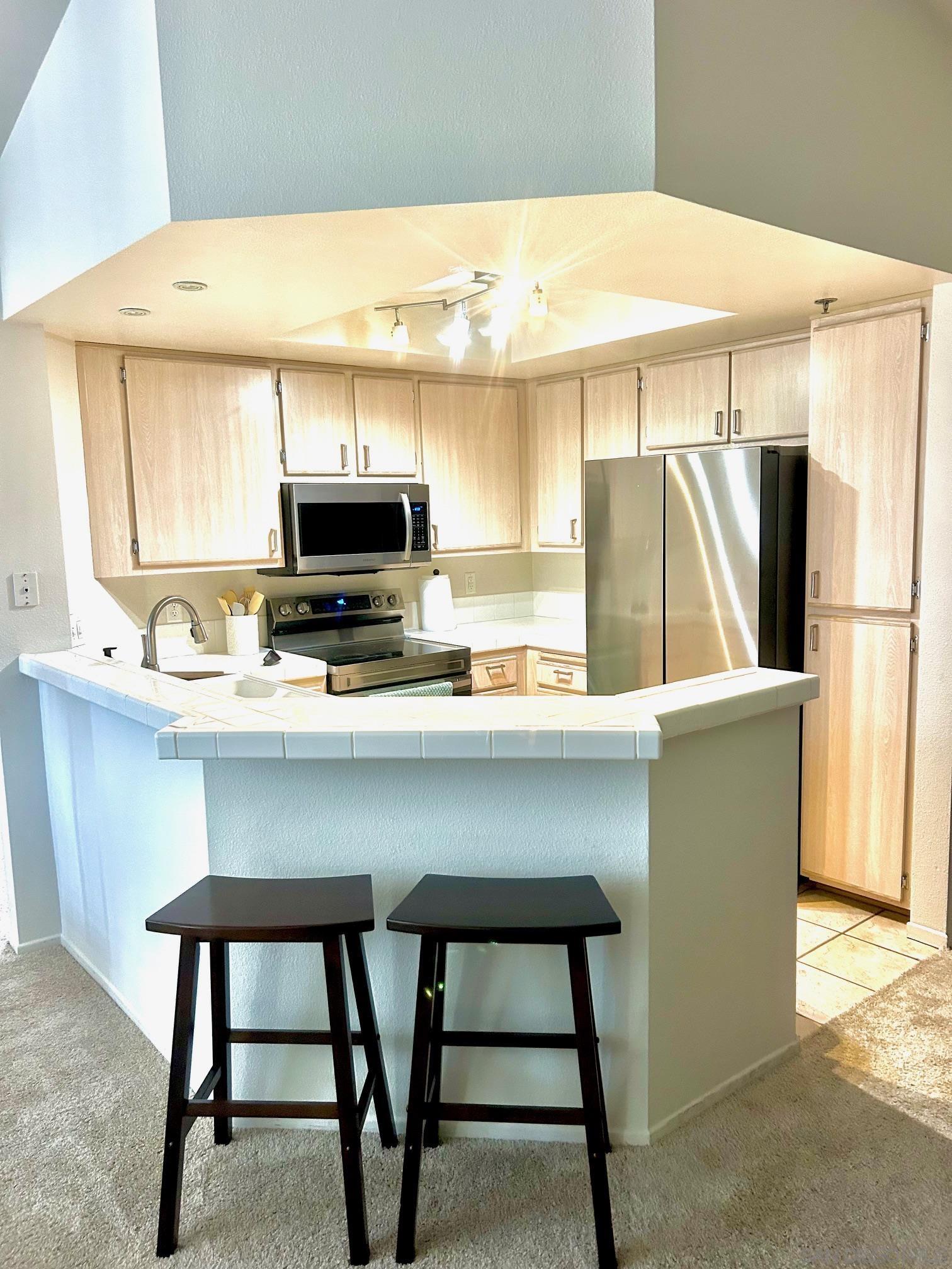 Detail Gallery Image 2 of 11 For 640  Camino De La Reina  #1405,  San Diego,  CA 92108 - 1 Beds | 1 Baths