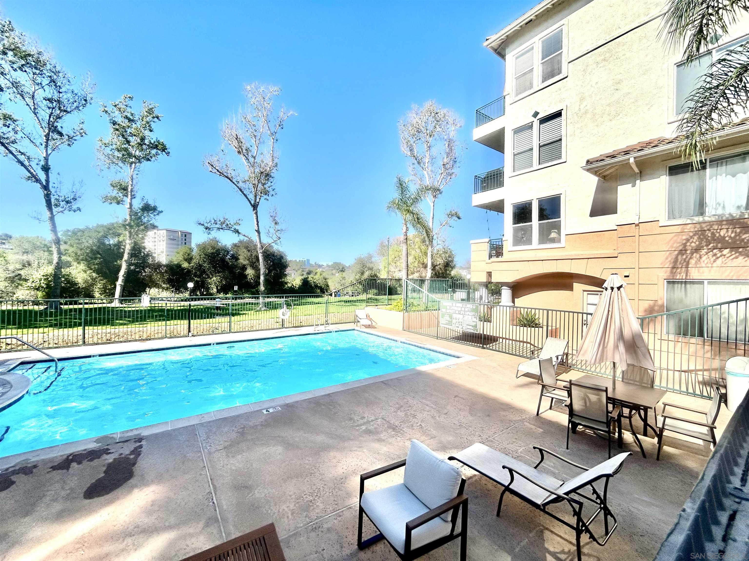 Detail Gallery Image 3 of 14 For 640  Camino De La Reina  #1405,  San Diego,  CA 92108 - 1 Beds | 1 Baths