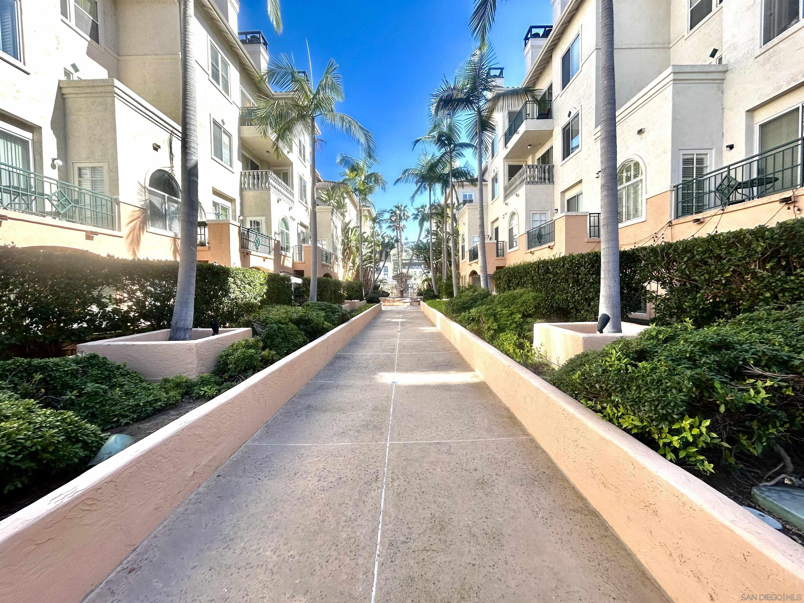 Detail Gallery Image 5 of 14 For 640  Camino De La Reina  #1405,  San Diego,  CA 92108 - 1 Beds | 1 Baths