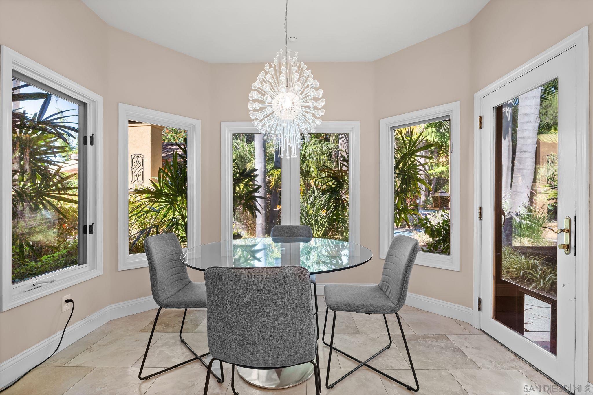 Detail Gallery Image 10 of 49 For 3369  Rocking Horse Cir, Encinitas,  CA 92024 - 5 Beds | 6/1 Baths