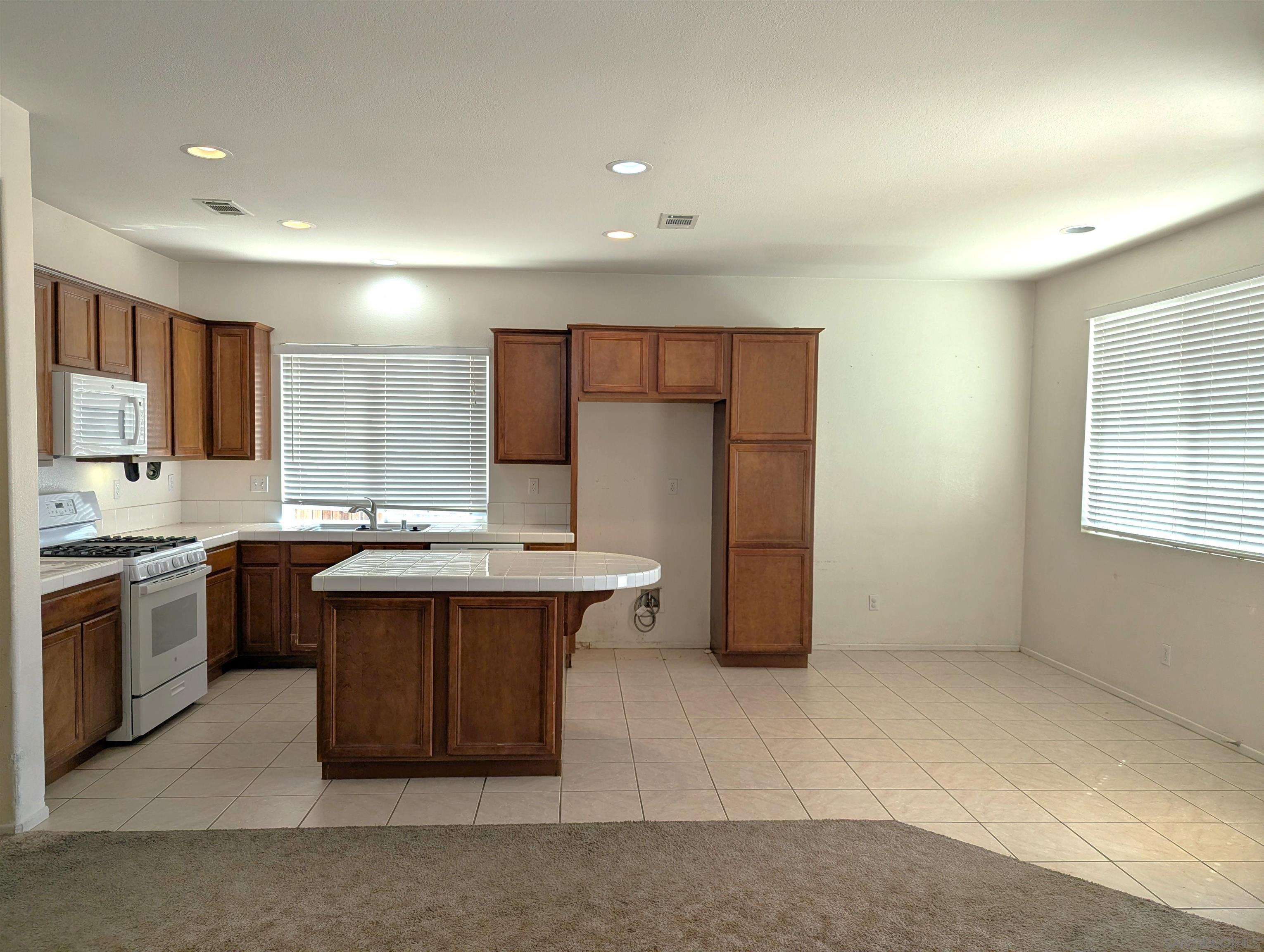 Detail Gallery Image 14 of 27 For 13254  High Mesa, Victorville,  CA 92395 - 3 Beds | 2 Baths