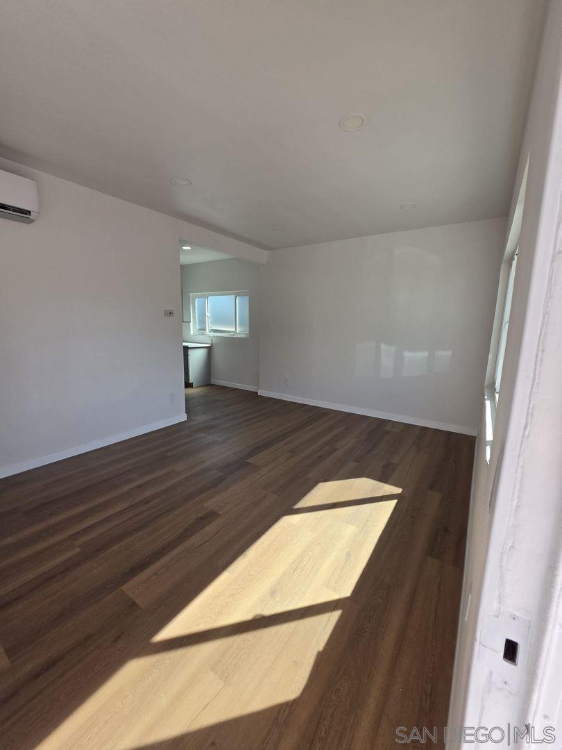 Front Image Thumbnail for SD260006869