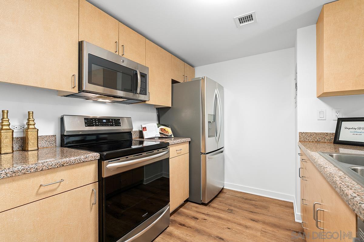 Detail Gallery Image 11 of 45 For 425 W Beech Street  #303,  San Diego,  CA 92101 - 2 Beds | 2 Baths