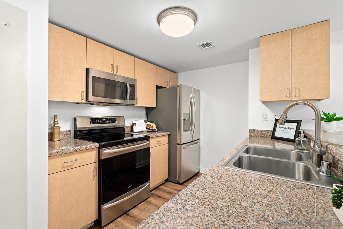 Detail Gallery Image 12 of 45 For 425 W Beech Street  #303,  San Diego,  CA 92101 - 2 Beds | 2 Baths