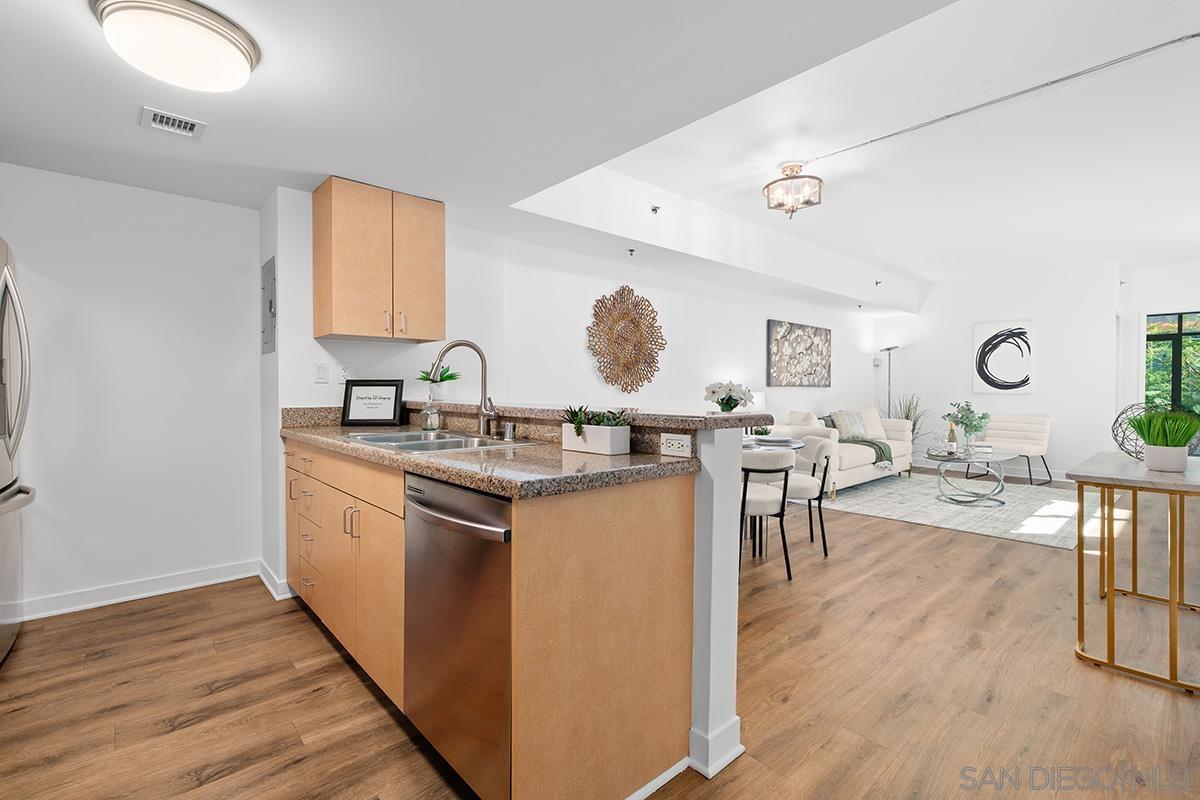 Detail Gallery Image 14 of 45 For 425 W Beech Street  #303,  San Diego,  CA 92101 - 2 Beds | 2 Baths