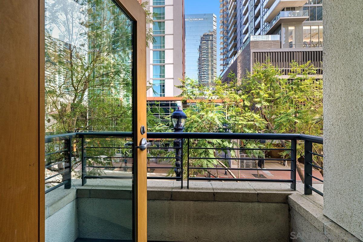 Detail Gallery Image 16 of 45 For 425 W Beech Street  #303,  San Diego,  CA 92101 - 2 Beds | 2 Baths