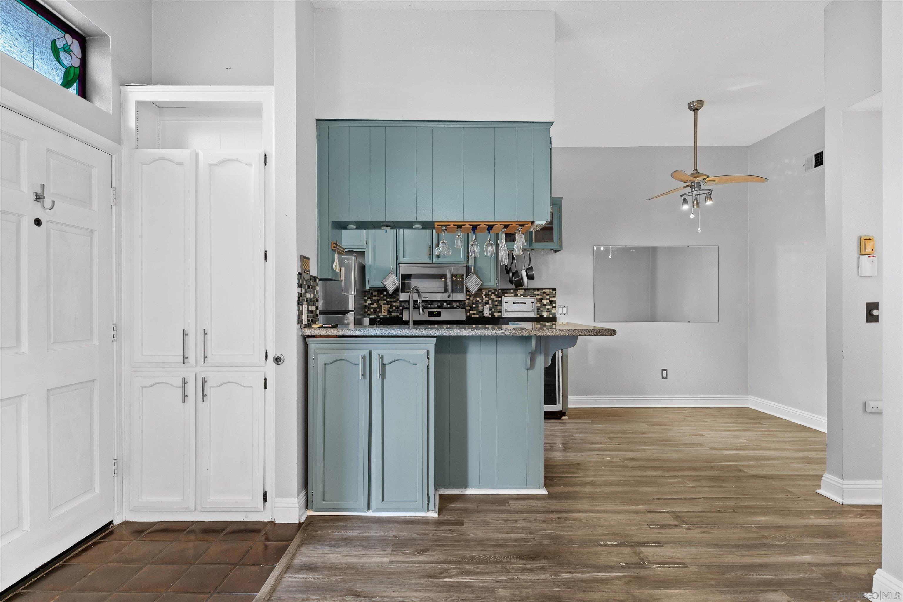 Detail Gallery Image 3 of 25 For 4514  51st  #2,  San Diego,  CA 92115 - 2 Beds | 2 Baths