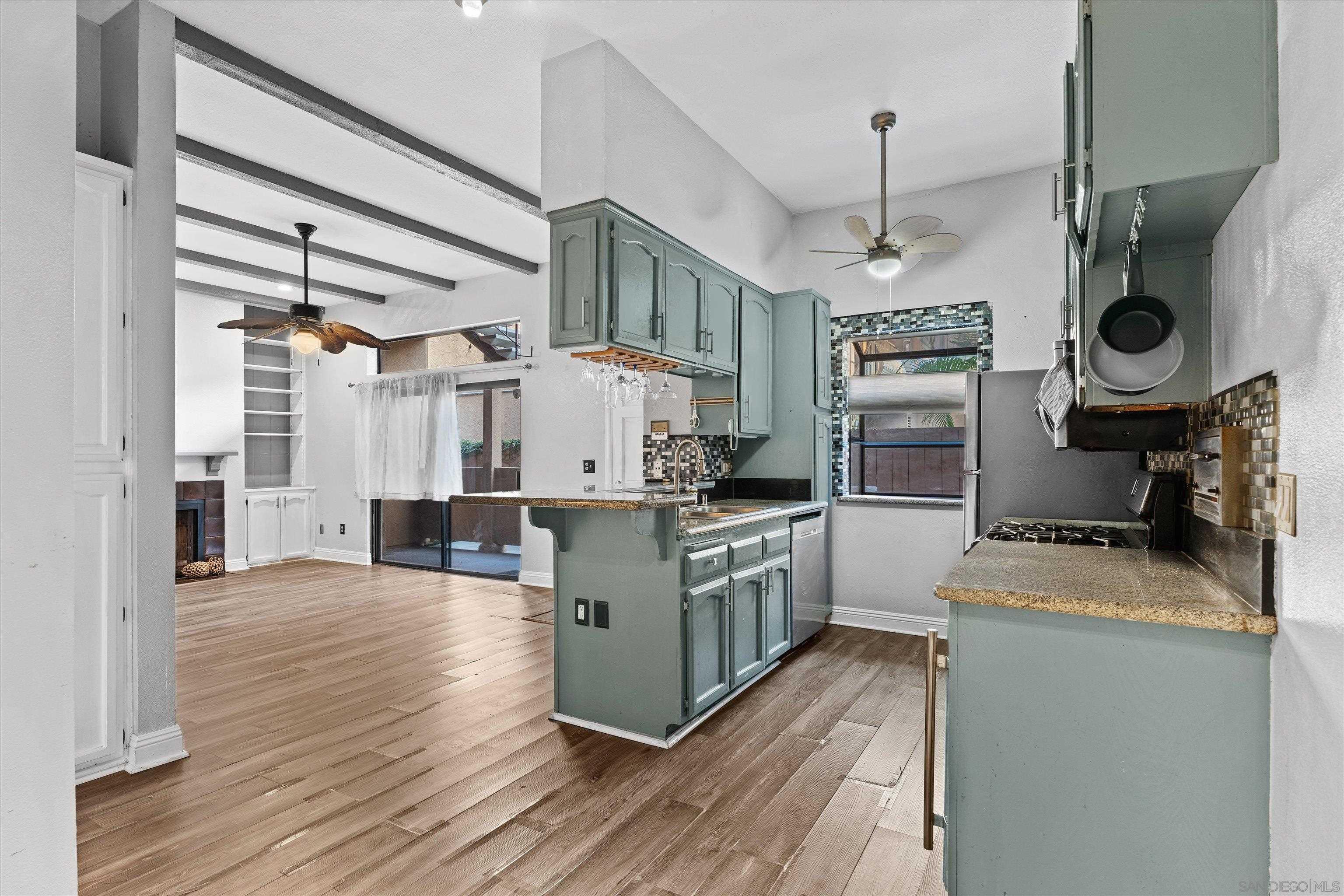 Detail Gallery Image 4 of 25 For 4514  51st  #2,  San Diego,  CA 92115 - 2 Beds | 2 Baths