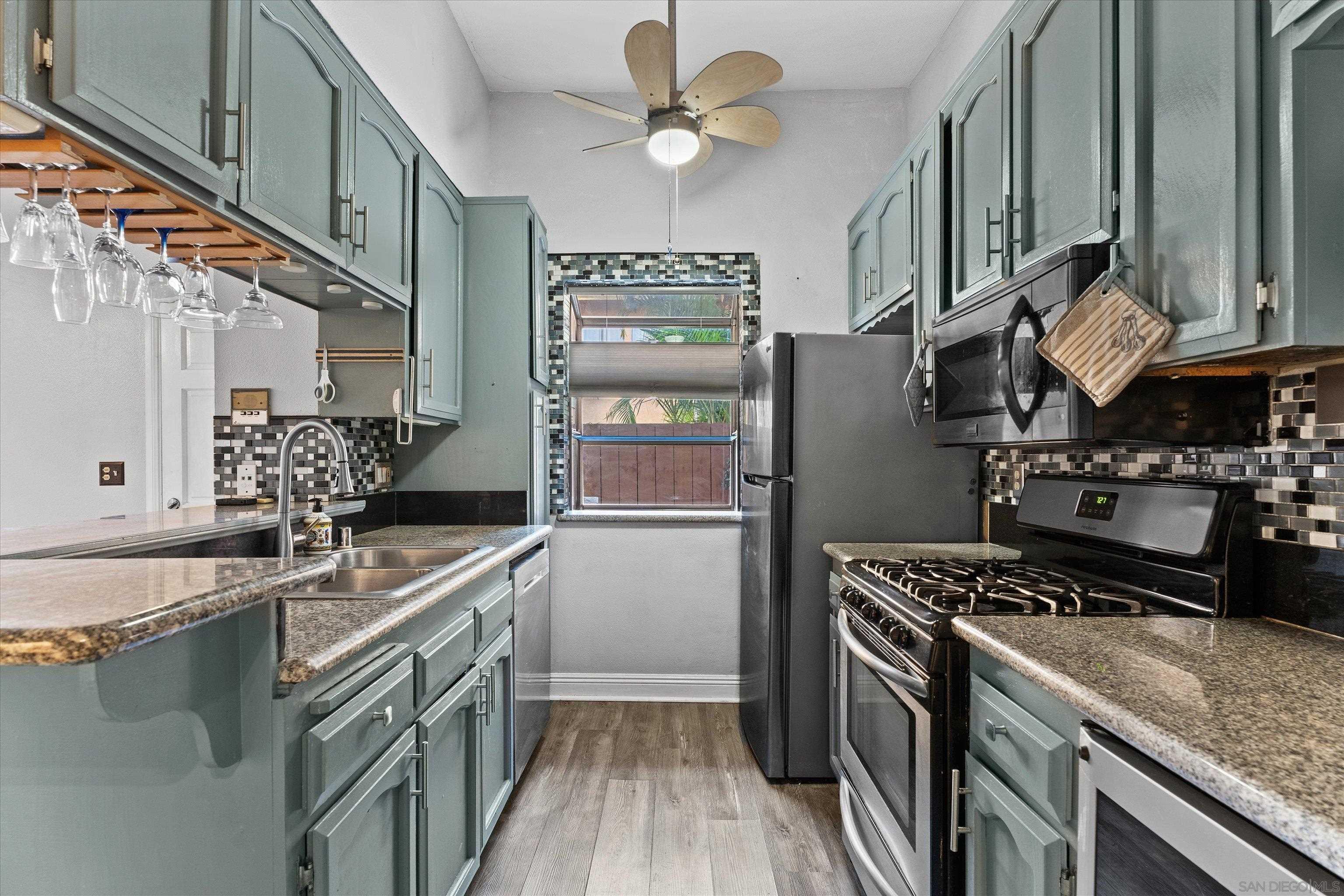 Detail Gallery Image 6 of 25 For 4514  51st  #2,  San Diego,  CA 92115 - 2 Beds | 2 Baths