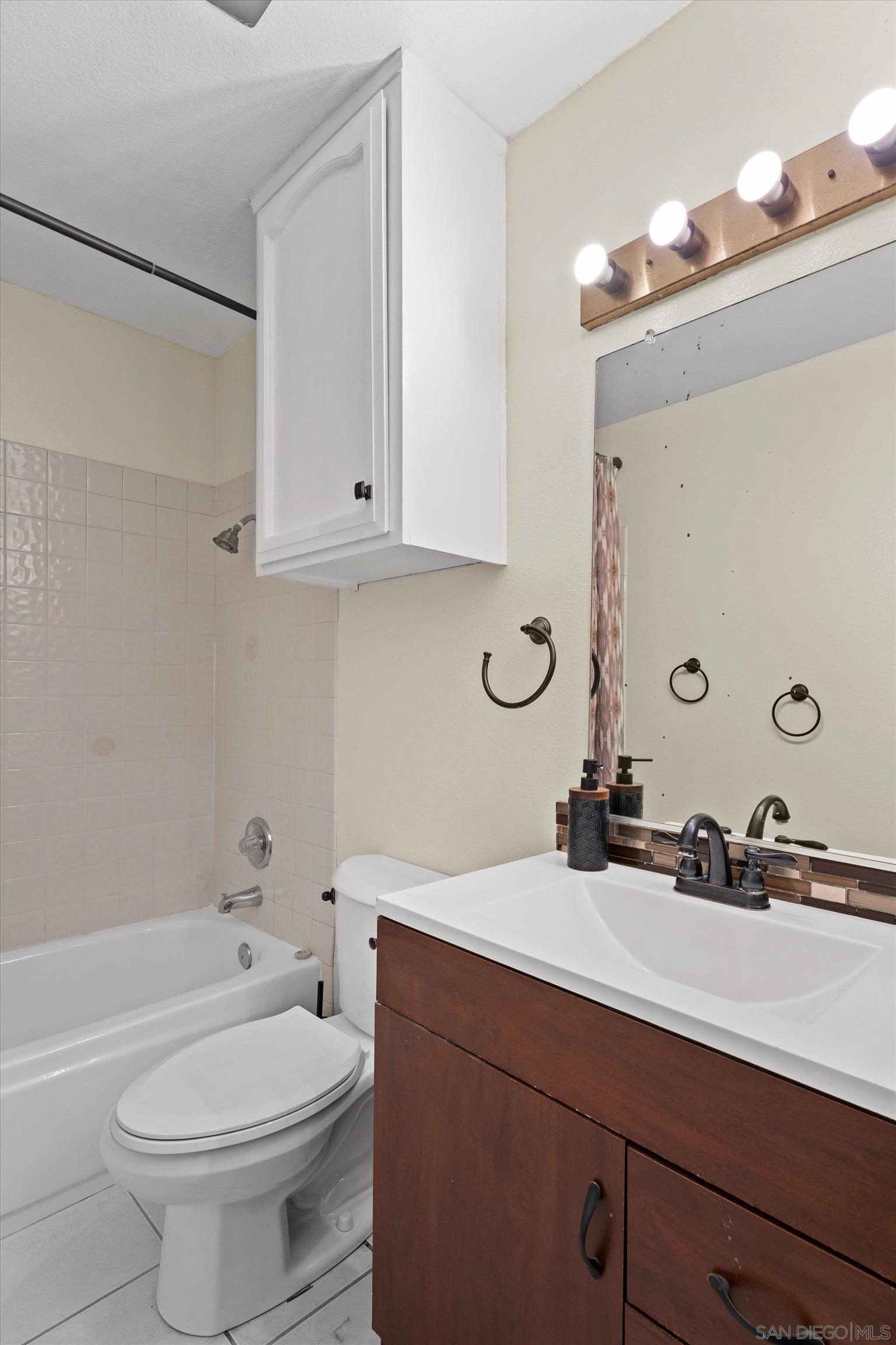 Detail Gallery Image 8 of 25 For 4514  51st  #2,  San Diego,  CA 92115 - 2 Beds | 2 Baths
