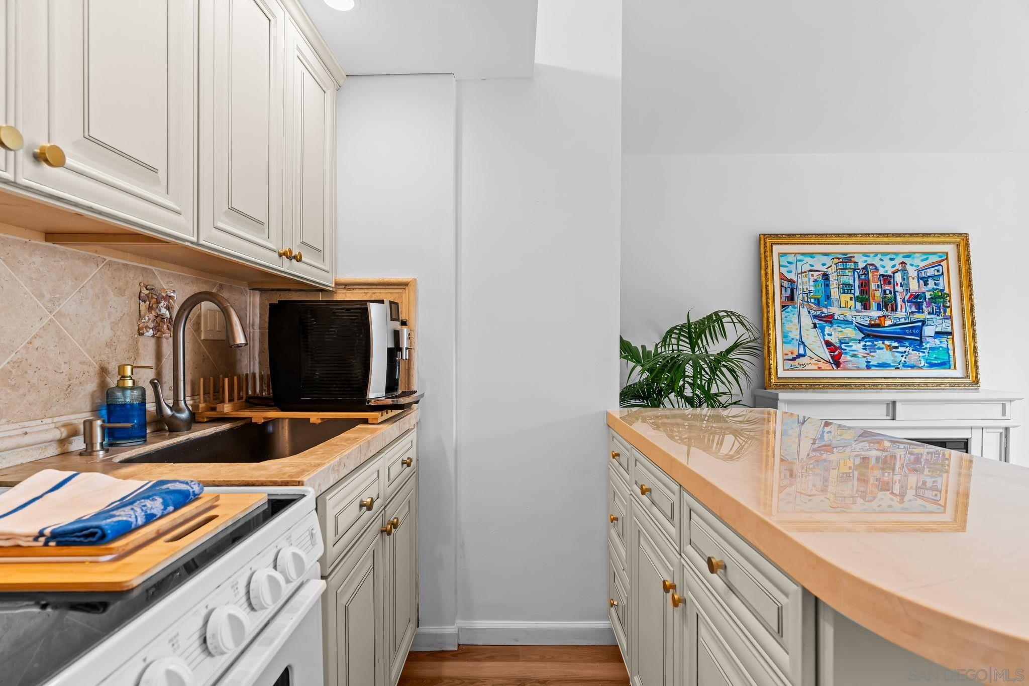 Detail Gallery Image 8 of 14 For 230  Prospect St  #12,  La Jolla,  CA 92037 - 0 Beds | 1 Baths