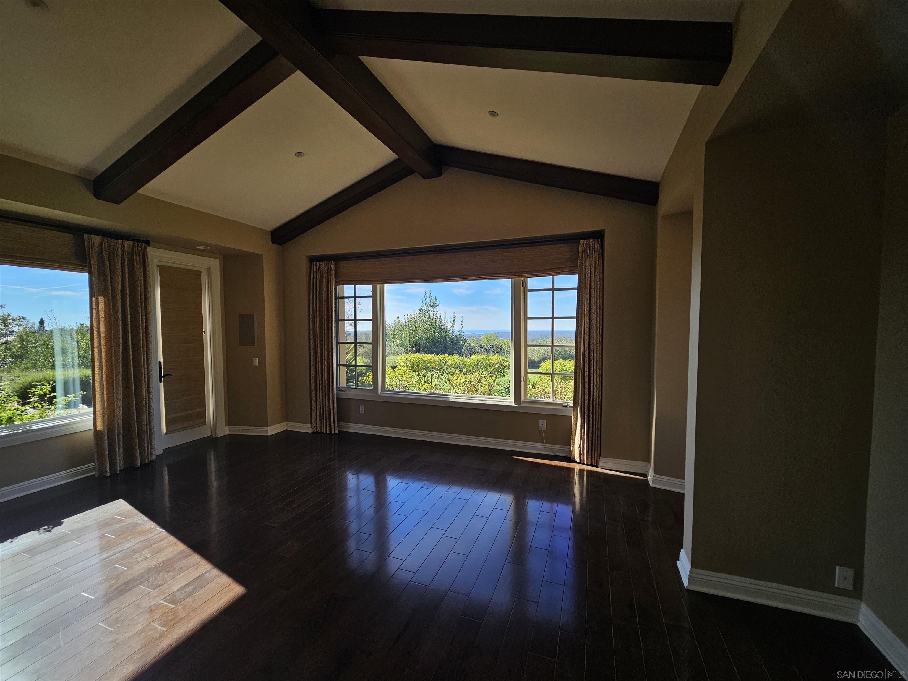 Detail Gallery Image 11 of 32 For 8418  Run of the Knolls, San Diego,  CA 92127 - 5 Beds | 5/1 Baths