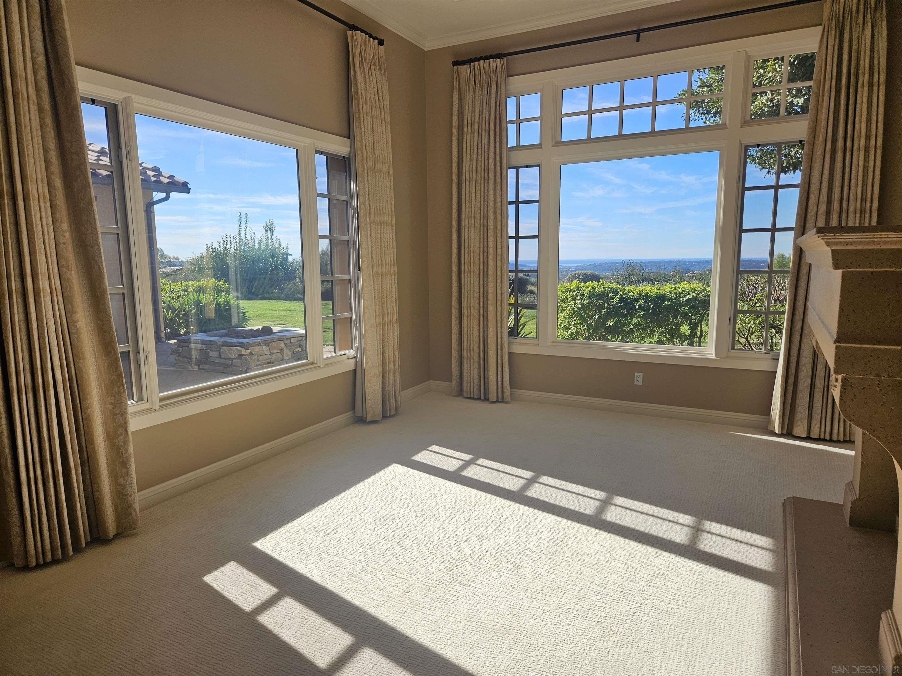 Detail Gallery Image 14 of 32 For 8418  Run of the Knolls, San Diego,  CA 92127 - 5 Beds | 5/1 Baths