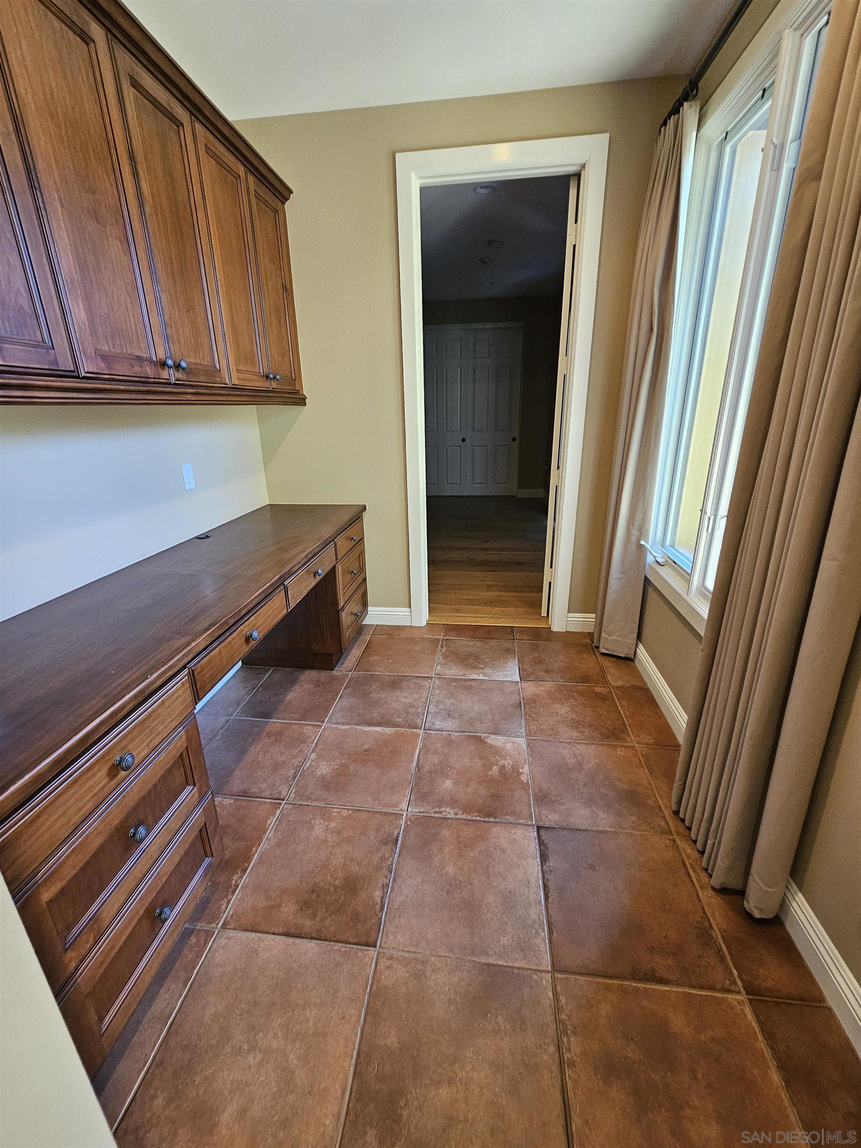 Detail Gallery Image 20 of 32 For 8418  Run of the Knolls, San Diego,  CA 92127 - 5 Beds | 5/1 Baths