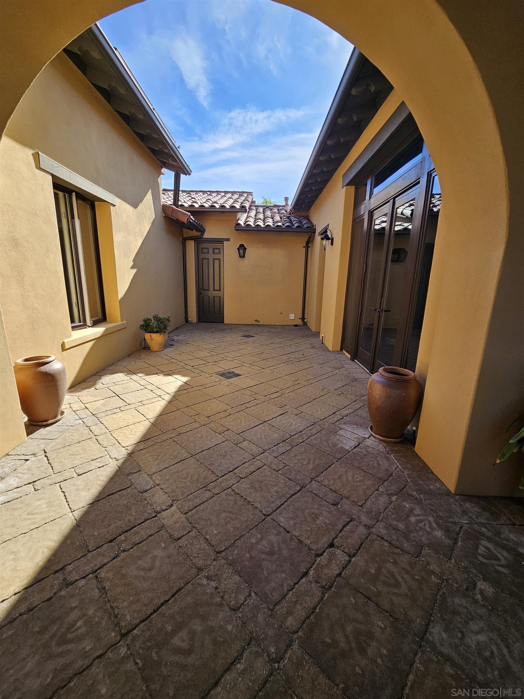 Detail Gallery Image 24 of 32 For 8418  Run of the Knolls, San Diego,  CA 92127 - 5 Beds | 5/1 Baths