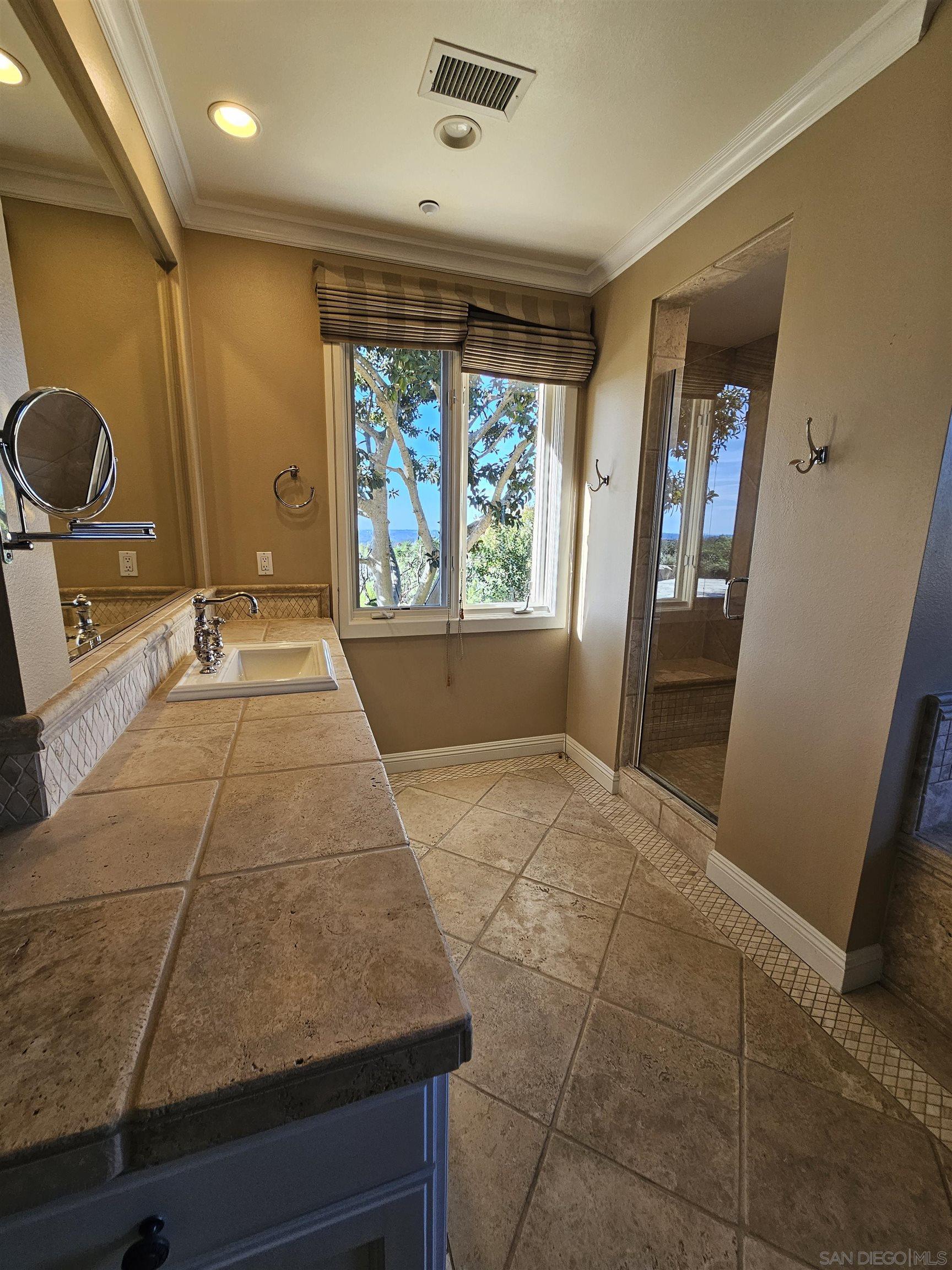 Detail Gallery Image 27 of 32 For 8418  Run of the Knolls, San Diego,  CA 92127 - 5 Beds | 5/1 Baths