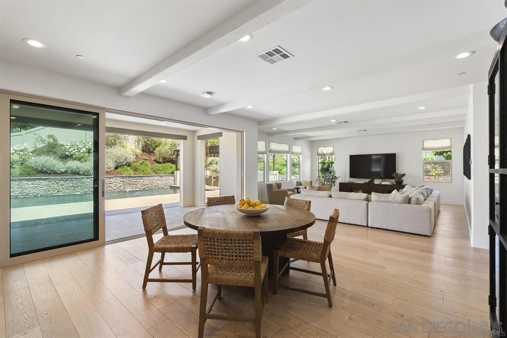 Detail Gallery Image 11 of 44 For 2984  Hayloft Pl, Escondido,  CA 92029 - 6 Beds | 4/1 Baths