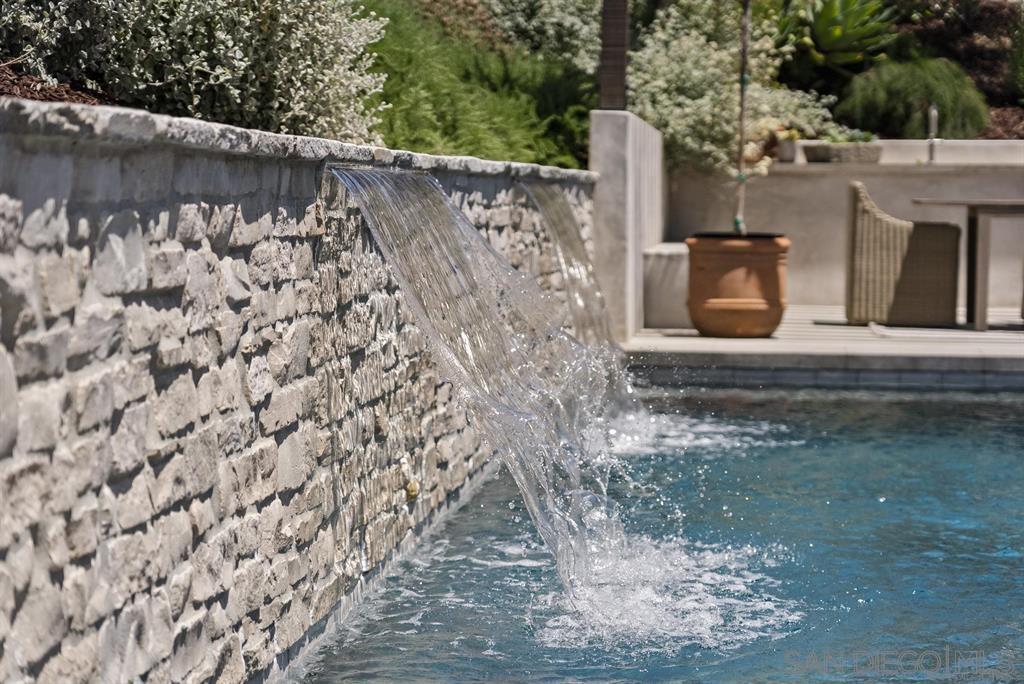 Detail Gallery Image 6 of 44 For 2984  Hayloft Pl, Escondido,  CA 92029 - 6 Beds | 4/1 Baths