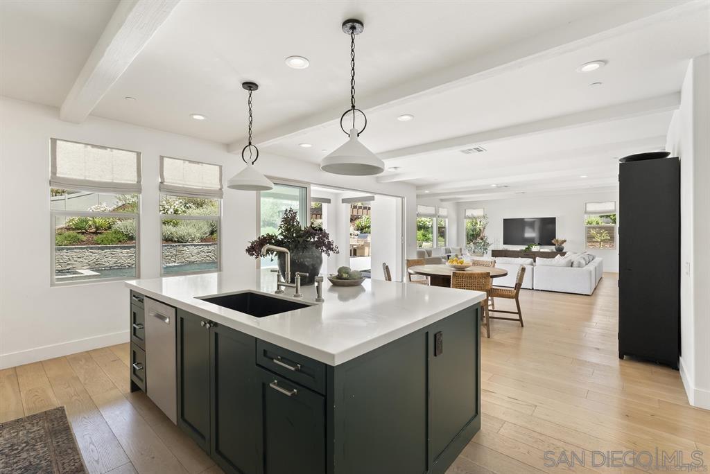 Detail Gallery Image 10 of 44 For 2984  Hayloft Pl, Escondido,  CA 92029 - 6 Beds | 4/1 Baths