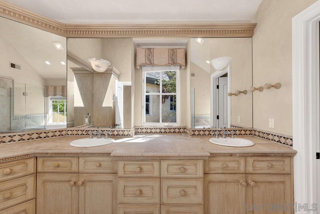 Detail Gallery Image 30 of 52 For 14104  Dalia Drive, Rancho Santa Fe,  CA 92067 - 4 Beds | 4/1 Baths