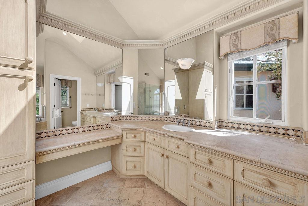 Detail Gallery Image 32 of 52 For 14104  Dalia Drive, Rancho Santa Fe,  CA 92067 - 4 Beds | 4/1 Baths