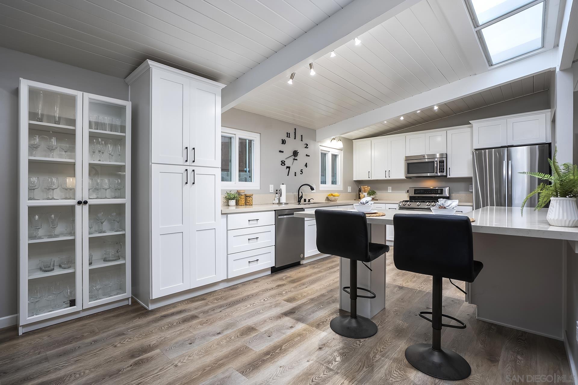 Detail Gallery Image 13 of 71 For 3661  Leland St, San Diego,  CA 92106 - 4 Beds | 2 Baths