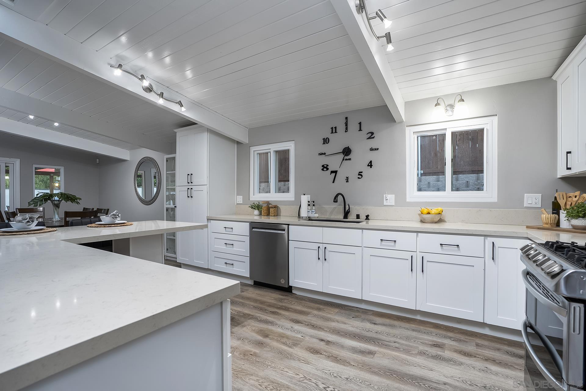 Detail Gallery Image 15 of 71 For 3661  Leland St, San Diego,  CA 92106 - 4 Beds | 2 Baths