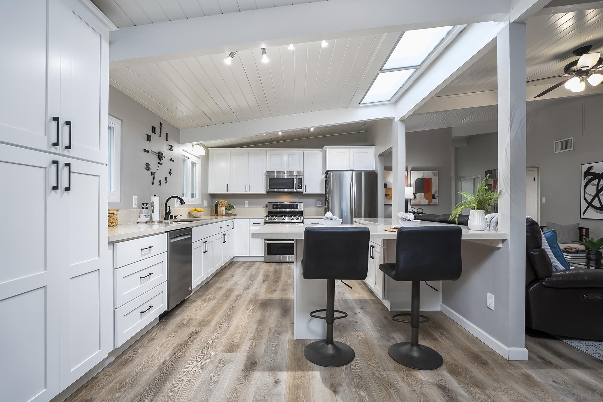 Detail Gallery Image 16 of 71 For 3661  Leland St, San Diego,  CA 92106 - 4 Beds | 2 Baths