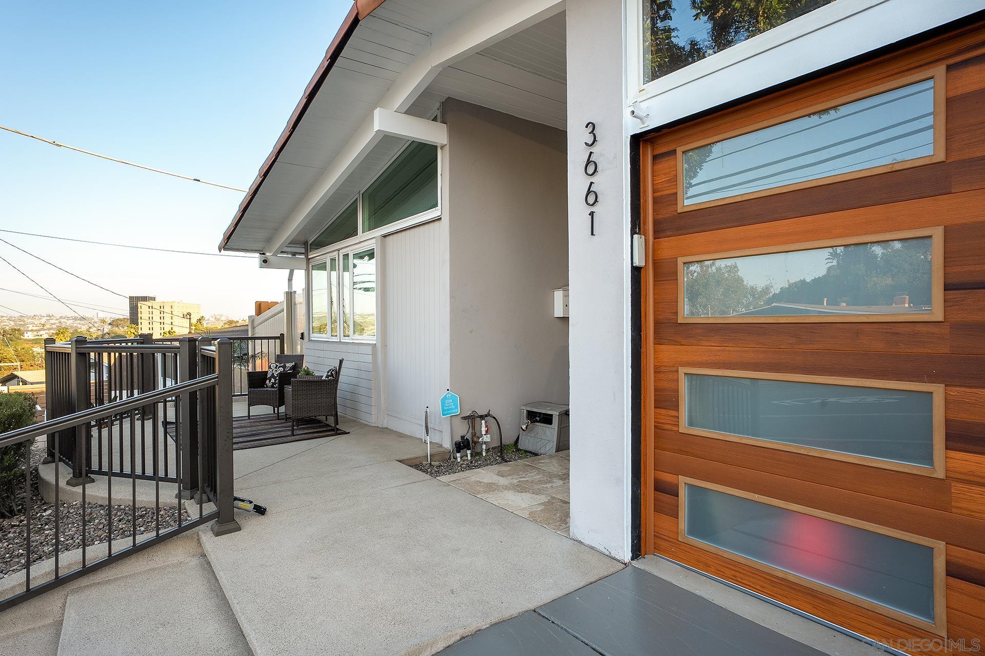 Detail Gallery Image 4 of 71 For 3661  Leland St, San Diego,  CA 92106 - 4 Beds | 2 Baths