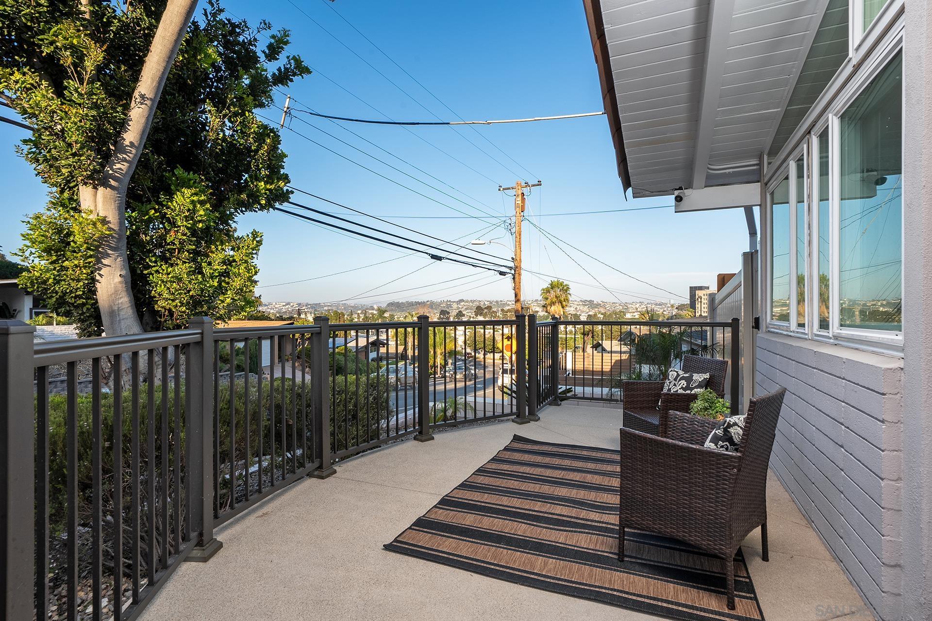 Detail Gallery Image 6 of 71 For 3661  Leland St, San Diego,  CA 92106 - 4 Beds | 2 Baths