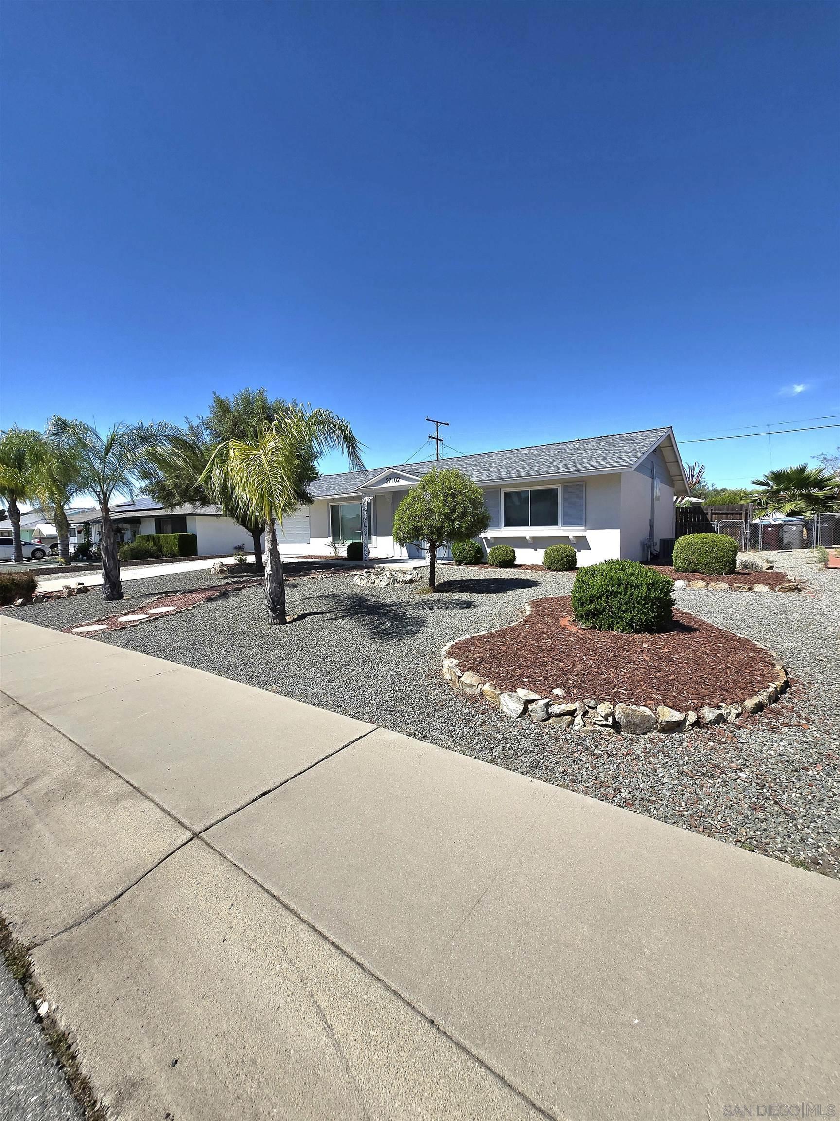 Detail Gallery Image 5 of 30 For 27102  Capilano, Sun City,  CA 92586 - 2 Beds | 1 Baths